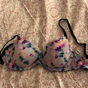 Women’s pink by Victoria secret bra